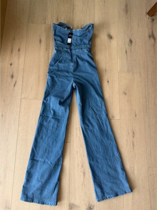 Fashion Nova Feeling Twirly Denim Jumpsuit Medium Wash Small Strapless Wide Leg - Picture 7 of 9